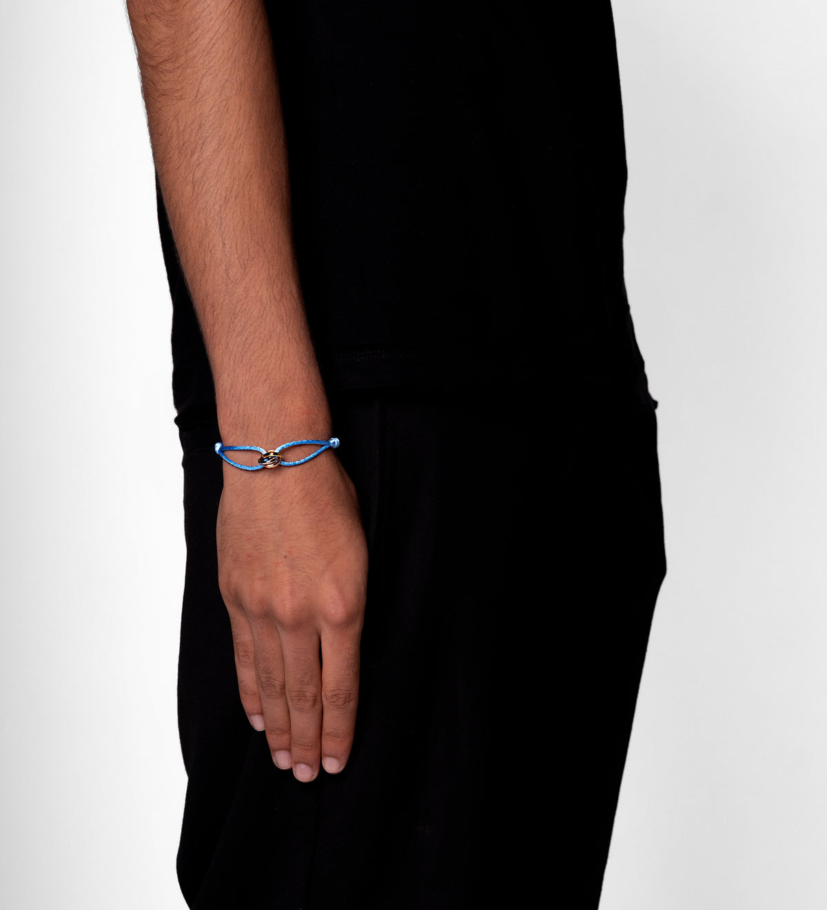 TRINITY ARMBAND. - LICHTBLAUWE