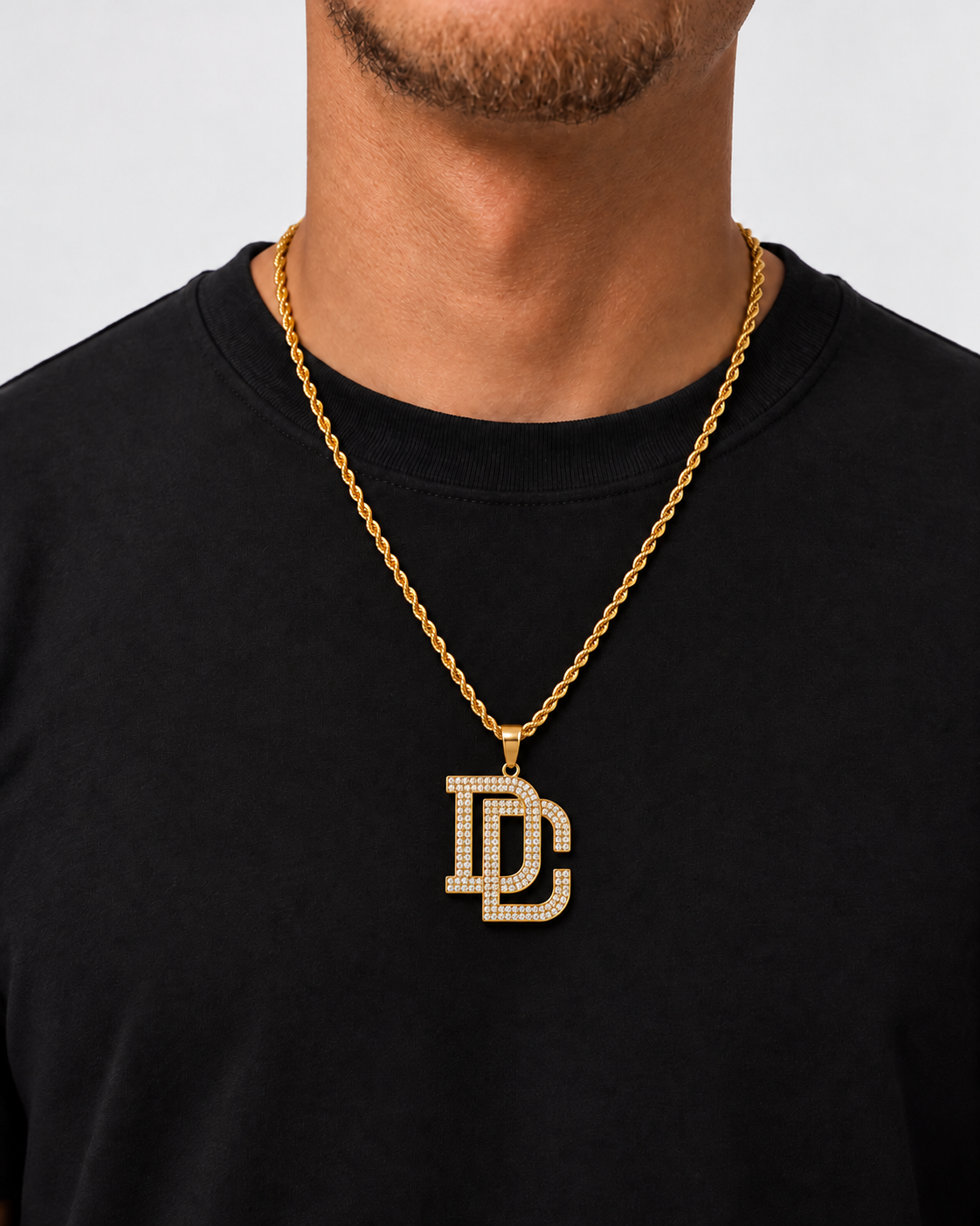 DC LETTERS KETTING 4MM - GOUD